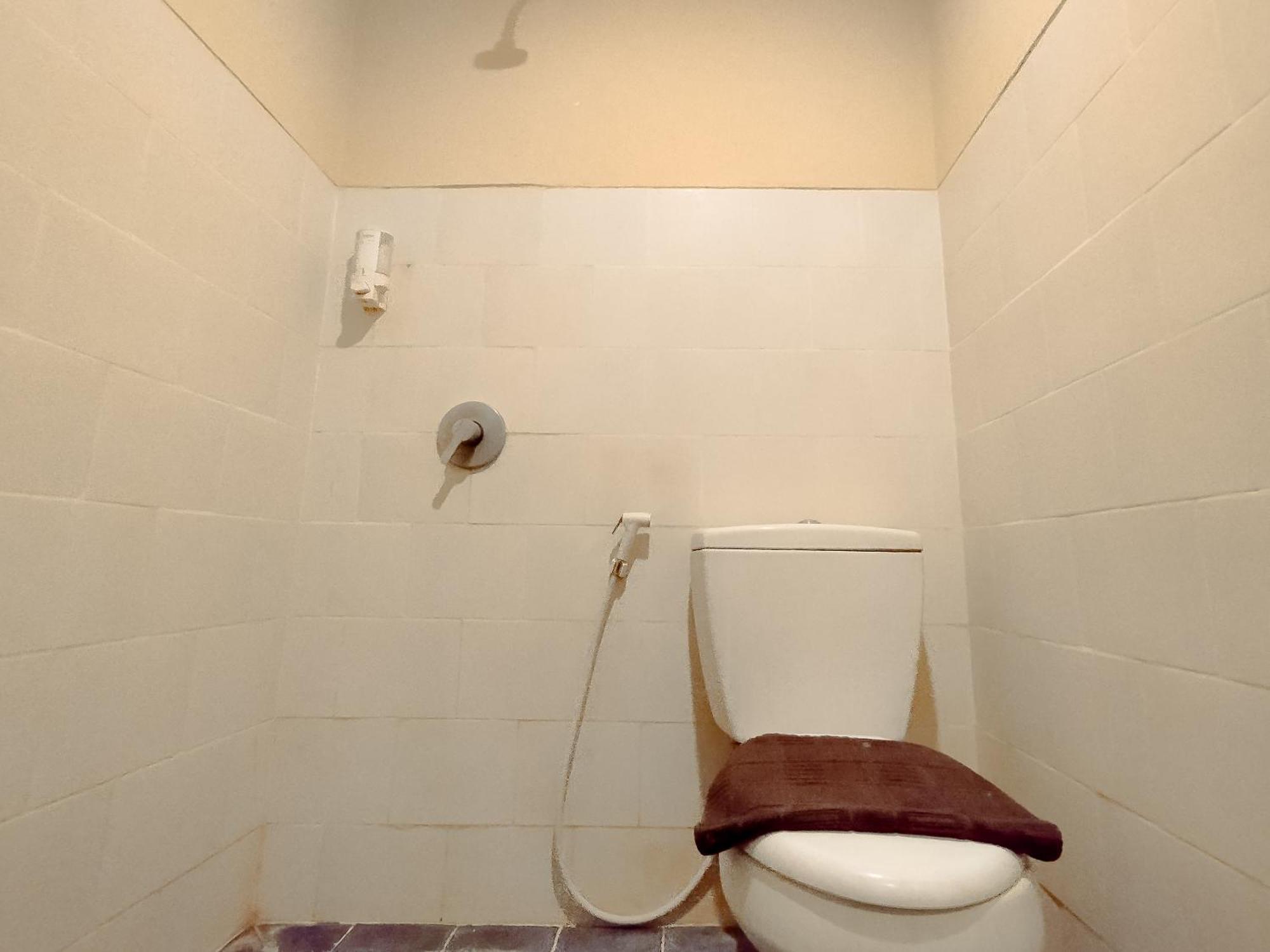 Hotel Syariah Larismanis Semarang Kültér fotó